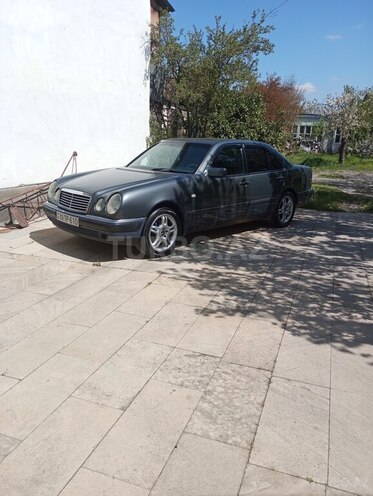 Mercedes E 280 1997, 250,000 km - 2.8 l - Bakı