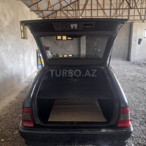 Mercedes C 200 2000, 400,000 km - 2.0 l - Göyçay