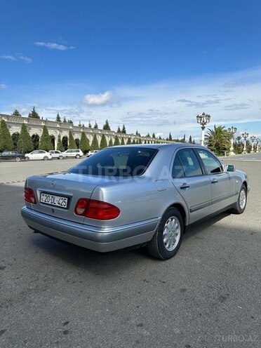 Mercedes E 200 1998, 293,000 km - 2.0 l - Gəncə