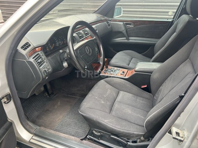 Mercedes E 200 1998, 293,000 km - 2.0 l - Gəncə