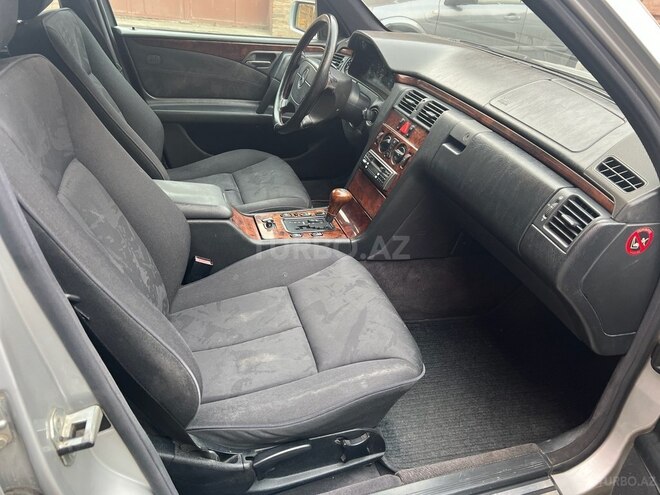 Mercedes E 200 1998, 293,000 km - 2.0 l - Gəncə