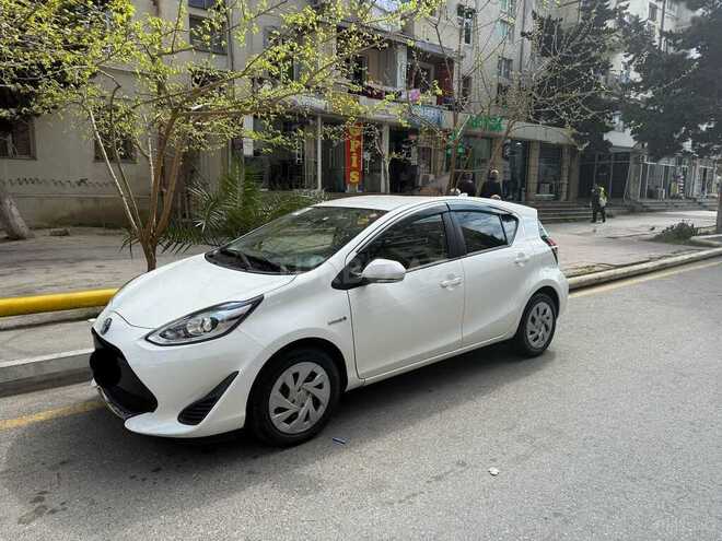 Toyota Aqua 2019, 122,000 km - 1.5 л - Bakı
