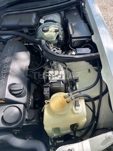 Mercedes E 240 1999, 300,000 km - 2.4 л - Göyçay