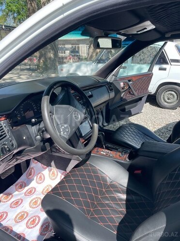 Mercedes E 240 1999, 300,000 km - 2.4 л - Göyçay