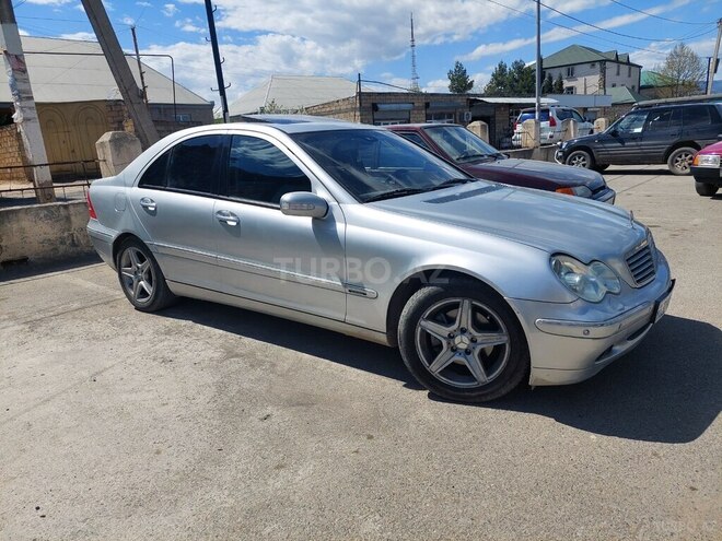 Mercedes C 180 2002, 286,000 km - 1.8 l - Bakı