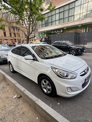 Hyundai Accent 2013, 127,000 km - 1.4 л - Bakı