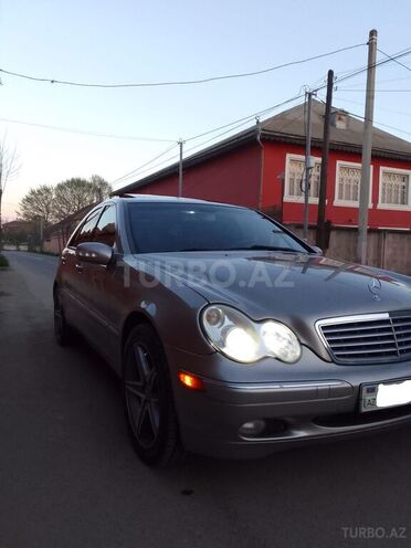 Mercedes  2004, 239,456 km - 2.4 л - Bakı