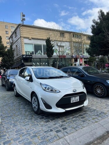 Toyota Aqua-6