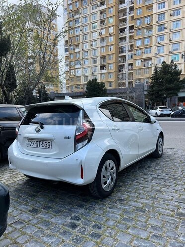 Toyota Aqua-3