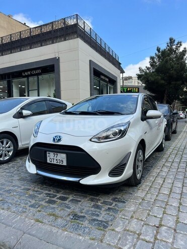 Toyota Aqua-1