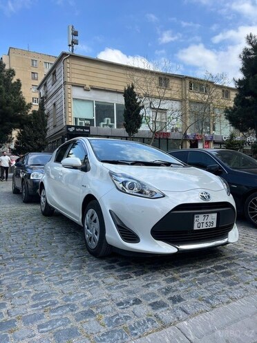 Toyota Aqua-2