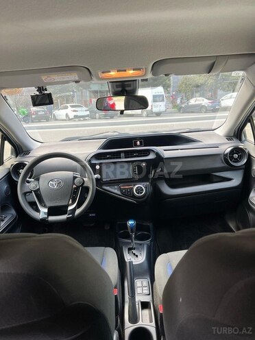 Toyota Aqua-11
