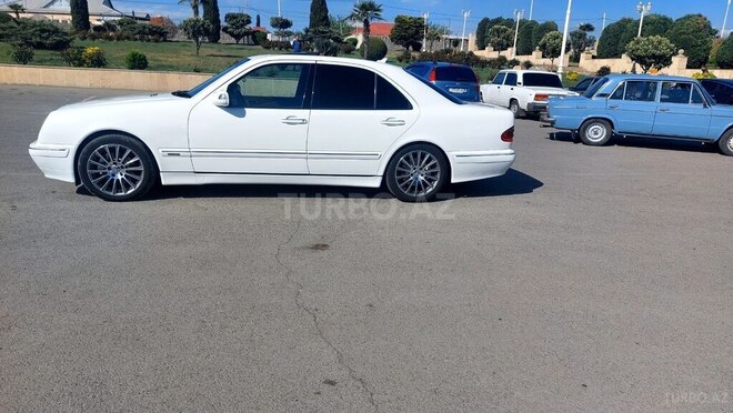 Mercedes E 270 2000, 291,412 km - 2.7 l - Bərdə