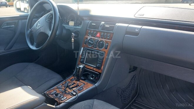 Mercedes E 270 2000, 291,412 km - 2.7 l - Bərdə