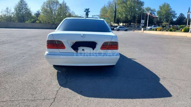 Mercedes E 270 2000, 291,412 km - 2.7 l - Bərdə