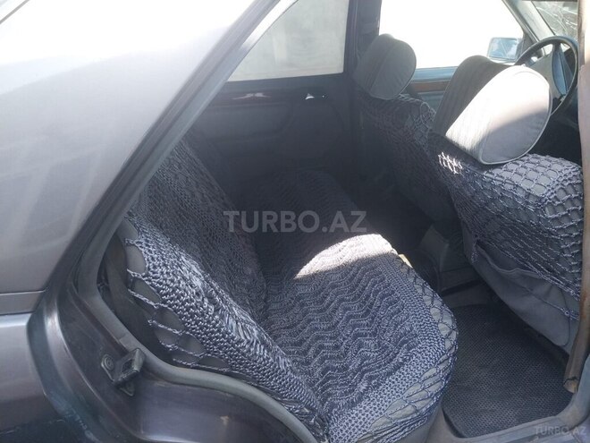 Mercedes E 250 1990, 441,865 km - 2.5 l - Beyləqan