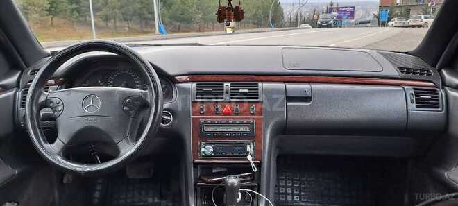 Mercedes E 270 2001, 326,000 km - 2.7 l - Bakı