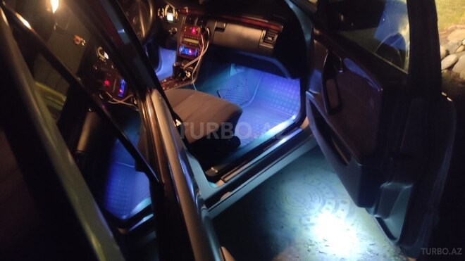 Mercedes E 270 2001, 326,000 km - 2.7 l - Bakı