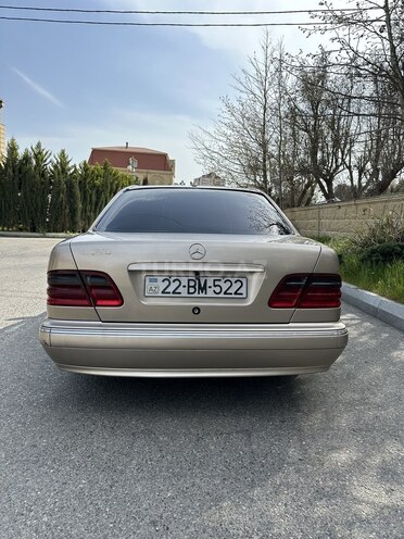 Mercedes E 220 d 2000, 480,000 km - 2.2 л - Bakı
