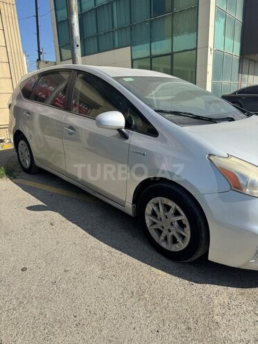Toyota Prius V 2011, 450,000 km - 1.8 л - Bakı
