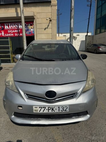 Toyota Prius V 2011, 450,000 km - 1.8 л - Bakı