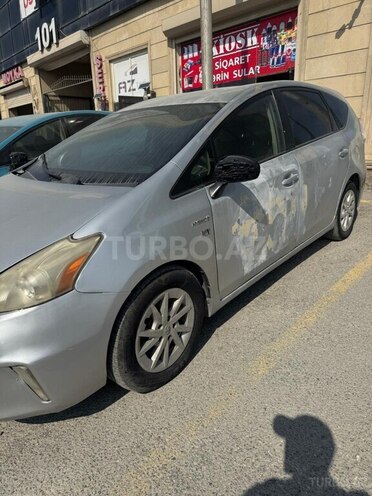 Toyota Prius V 2011, 450,000 km - 1.8 л - Bakı