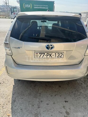 Toyota Prius V 2011, 450,000 km - 1.8 л - Bakı