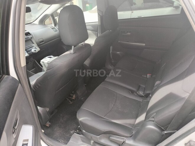 Toyota Prius V 2011, 450,000 km - 1.8 л - Bakı