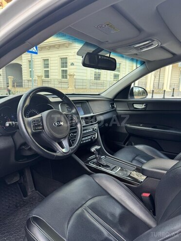 Kia K5-3
