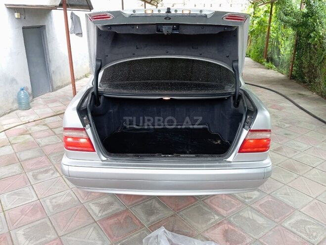 Mercedes E 240 1999, 382,698 km - 2.4 l - Cəlilabad