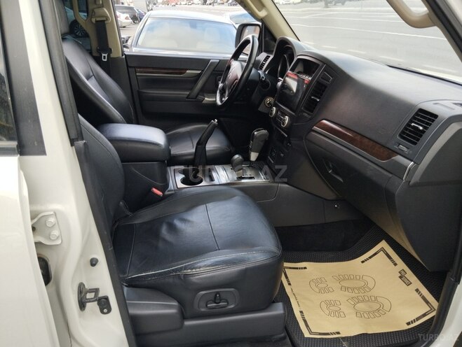 Mitsubishi Pajero 2013, 230,000 km - 3.5 l - Bakı