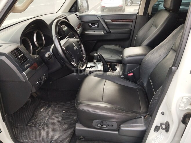 Mitsubishi Pajero 2013, 230,000 km - 3.5 l - Bakı