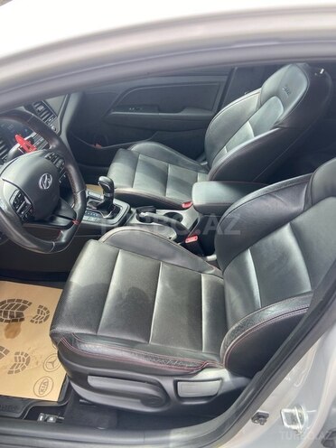 Hyundai Elantra 2016, 231,746 km - 1.6 л - Bakı
