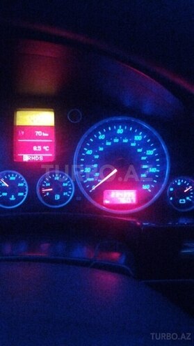 Volkswagen Touareg 2004, 230,000 km - 4.2 l - Bakı