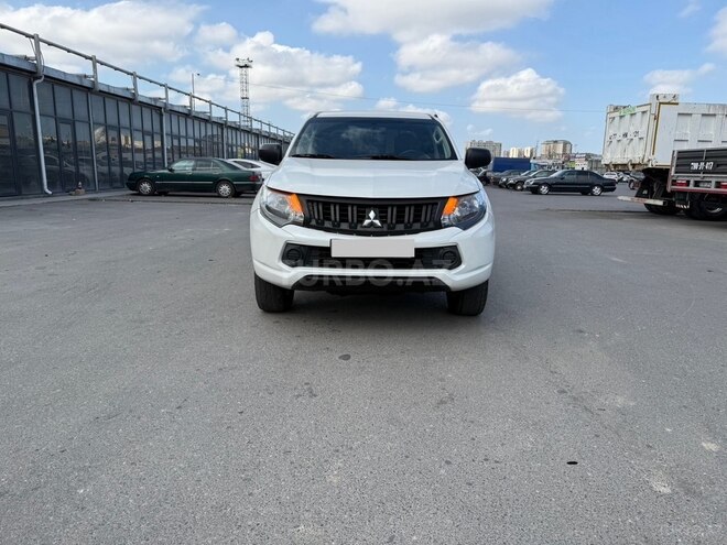 Mitsubishi L200 2016, 281,000 km - 2.5 л - Bakı