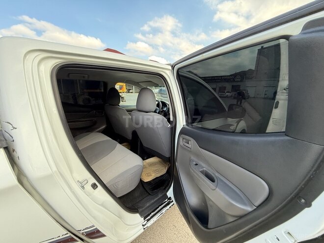 Mitsubishi L200 2016, 281,000 km - 2.5 л - Bakı