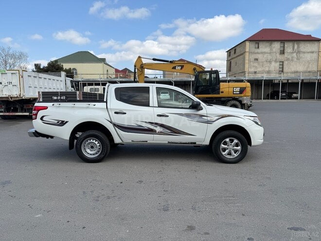 Mitsubishi L200 2016, 281,000 km - 2.5 л - Bakı