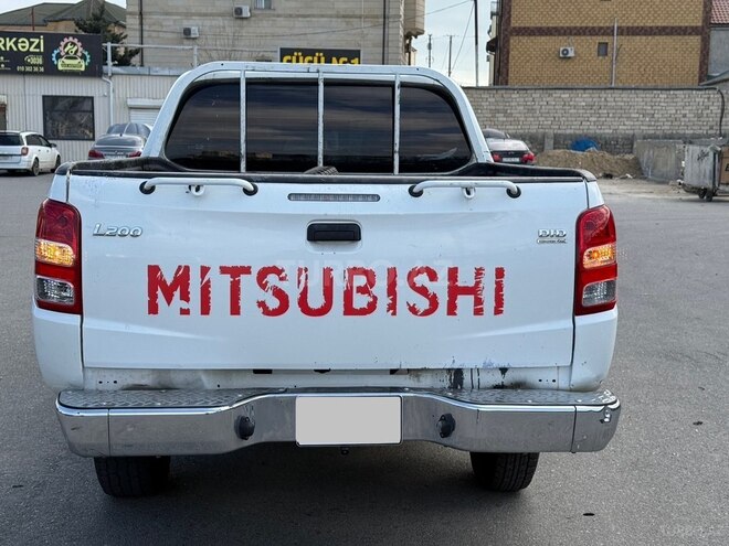 Mitsubishi L200 2016, 281,000 km - 2.5 л - Bakı