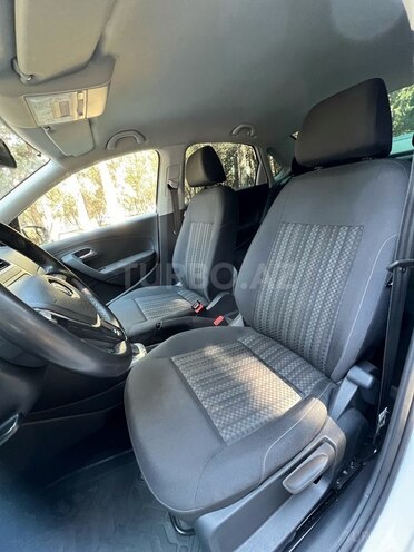 Volkswagen Polo 2019, 78,500 km - 1.6 l - Bakı
