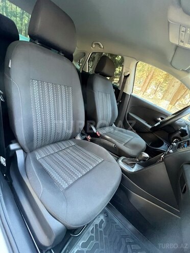 Volkswagen Polo 2019, 78,500 km - 1.6 l - Bakı