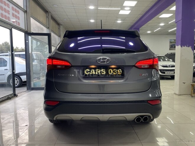 Hyundai Santa Fe-13