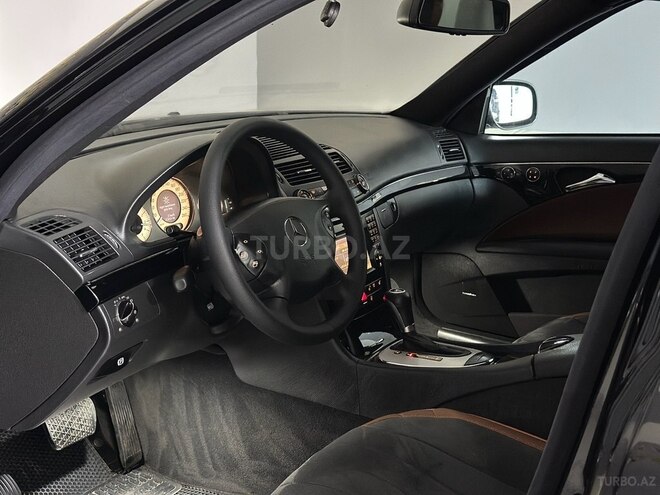 Mercedes E 320 2004, 294,000 km - 3.2 l - Bakı