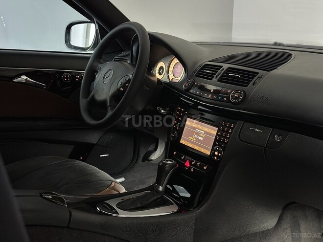 Mercedes E 320 2004, 294,000 km - 3.2 l - Bakı