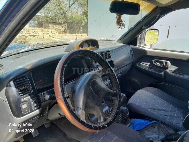Mitsubishi L200 2003, 321,200 km - 2.5 л - Biləsuvar