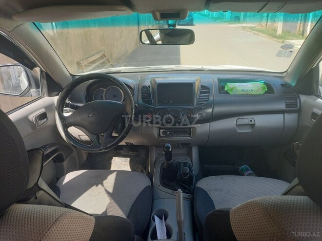 Mitsubishi L200 2007, 380,000 km - 2.5 l - Gəncə