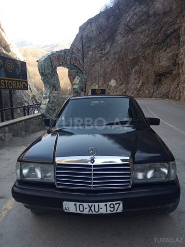 Mercedes 190 1989, 609,622 km - 2.0 l - Quba