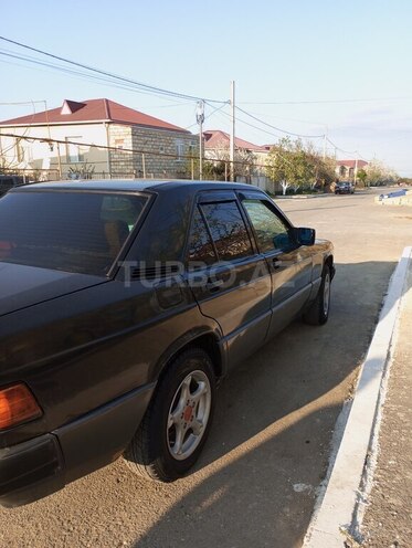 Mercedes 190 1989, 609,622 km - 2.0 l - Quba