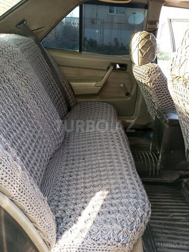 Mercedes 190 1989, 609,622 km - 2.0 l - Quba