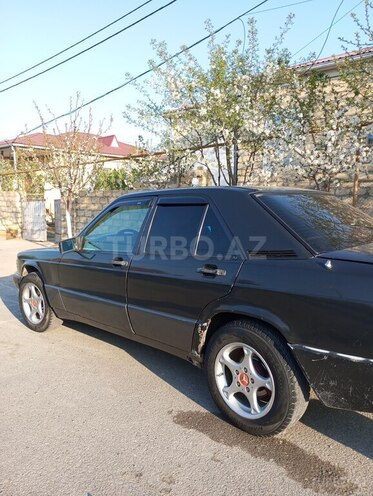Mercedes 190 1989, 609,622 km - 2.0 l - Quba