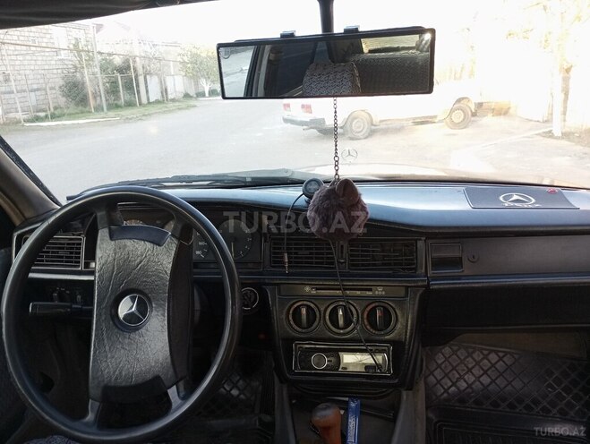 Mercedes 190 1989, 609,622 km - 2.0 l - Quba